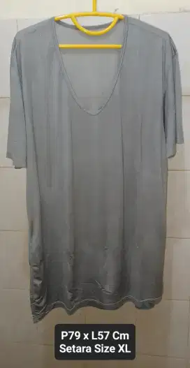 KAOS UNIQLO ORIGINAL (OFFICIAL STORE)