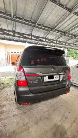 Toyota Kijang Innova 2011 Bensin