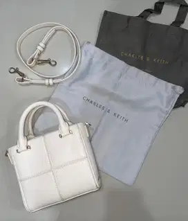 Tas selempang / clutch charles&keith