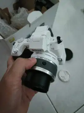NIKON 1 V2 KIT 10-30MM LIKENEW