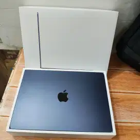 MacBook Air M2 13 inch 8/256gb iBox Second Like New