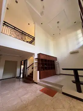DIJUAL RUMAH MEWAH TAMAN HUNIAN SATELIT ALA MEDITERANIAN BAGUS TERAWAT