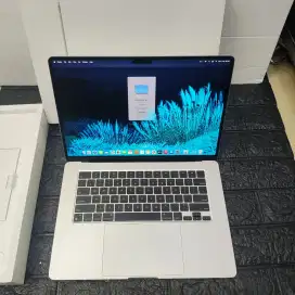 MacBook Air M2 15 inch Second inter 8/256GB Mulus Like New