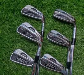 Irot Set Titleist AP2 712 (Upgraded Shaft)