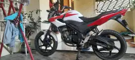 Honda cb150r 2014