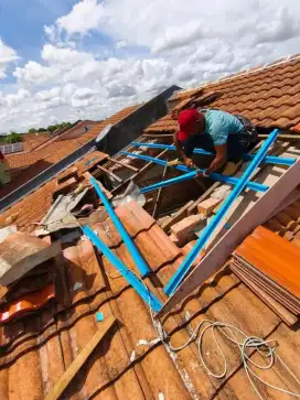Pemasangan baja ringan perbaikan atap bocor renovasi rumah dll