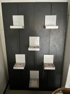 Bekas Display Parfum