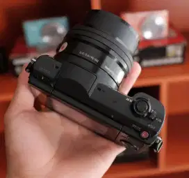 Sony a5100 ( di cari untuk di beli ya gan