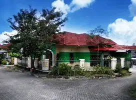 RUMAH BESAR HOOK DALAM PERUMAHAN ELITE JLN PARANGTRITIS KM 7