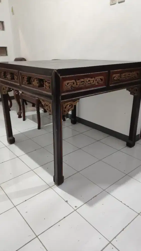 Meja altar cina