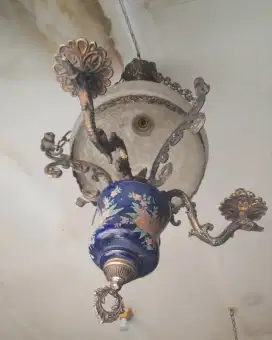 Lampu Mojalika siap gantung