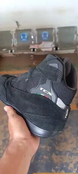 Sepatu tcx  kulit tebal