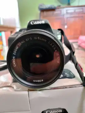 Kamera Canon 100 D