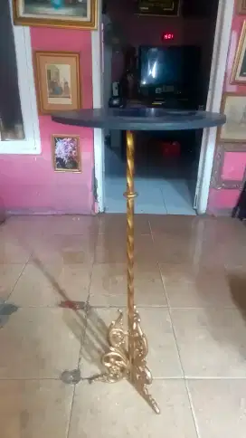 Meja pajangan marmer