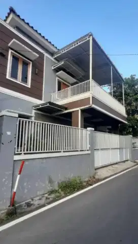 RUMAH MURAH 2 LANTAI TEPI JALAN ASPAL AREA KOTAGEDE KODYA