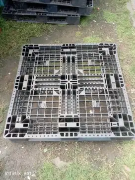 Palet plastik ukuran 110x110x12