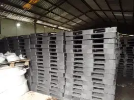 Palet plastik ukuran 130x880x12