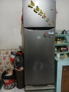 Kulkas 2 pintu LG