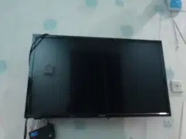 TV Sharp LED 24 INCHI