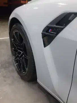 Karyawan steam mobil