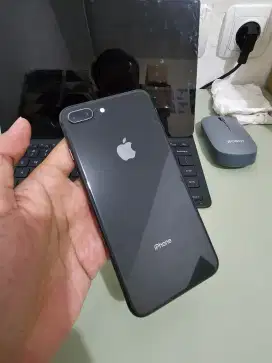 Iphone 8 plus 64 gb sinyal aman jos