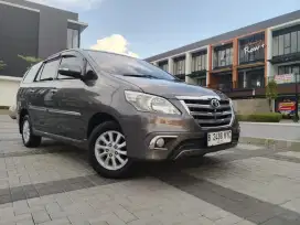Toyota kijang Innova V At Bensin Tahun 2015 Abu Abu