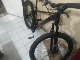 Sepeda mtb ukuran 27.5 merk alton pemakaian baru 5x