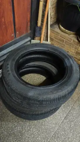 Ban 2 Biji Uk 185/65 R15 Masi bagus banget tebel minus pemakaiam