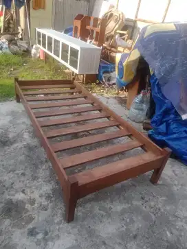 Dipan full jati untuk satu orang