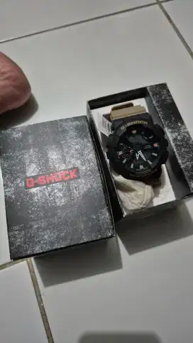Jam Gshock GA-110TU-1A5DR