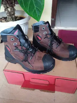 Redwing 3228 size 7 usa /39.