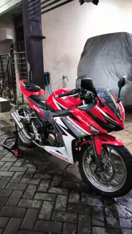 Honda CBR 150 R