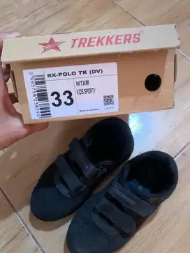 Sepatu Sekolah Anak