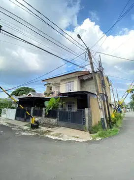 Jual Rumah Komplek bagus dan nyaman Tangerang selatan