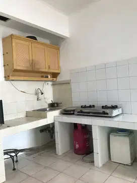 Disewakan 2BR Semi Furnish Apartemen Mediterania Garden 1