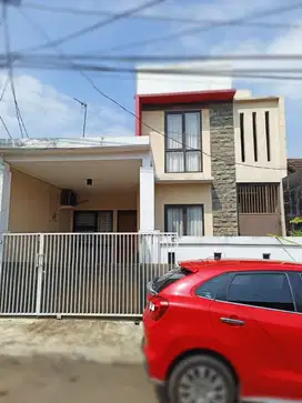 Butuh cepat terjual rumah 2lantai siap huni di Griyaloka