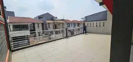Dijual Rumah Besar 2 lantai di Perumahan Taman Harapan Baru THB Bekasi