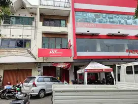 Disewa RUKO Gandengan Mogot Baru 4LT, 130 m2, LB 400m2, Jln Raya