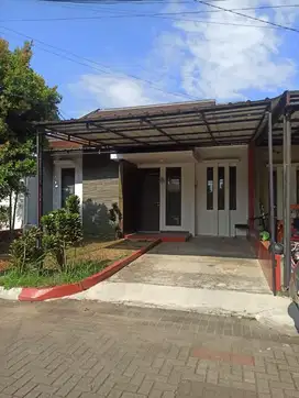 Di jual Rumah di komplek elit dekat Summarecon grand Sharon
