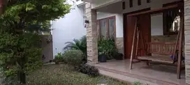 Rumah 2lantai siap huni  lingkungan rapi di Bumi Puspitek Asri