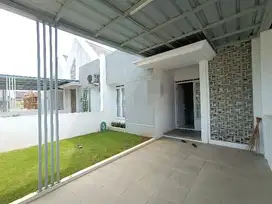 Bismillah dijual rumah Lt 90/60 harga 750jt yu segera survey