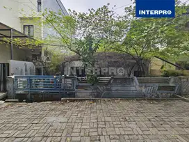 Rumah Tua Dijual Taman Ratu Indah Luas Tanah 150m2 Cocok Bangun Ulang