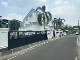 Dijual Rumah Mewah BU di Jakarta Pusat