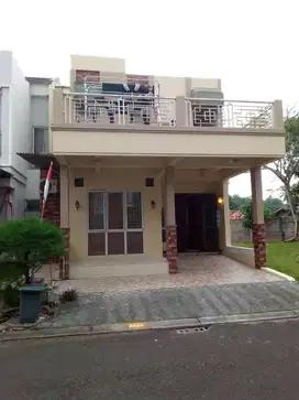 Rumah 2 Lantai dengan ruang besar dan sangat strategis di the icon bsd