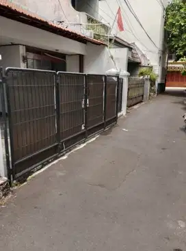 Harga miring,  rumah di Tebet Barat, bisa KPR