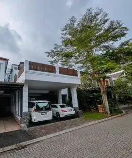 Rumah with swimming pool 180m² Shm siap huni di Greencove