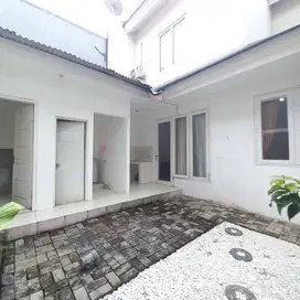 Rumah semifurnis udah renov di Delatinos harga 2M'an siap huni
