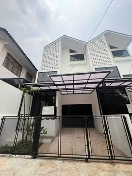 Dijual Rumah Baru 3 Lantai Siap Huni di Cipinang Jakarta Timur