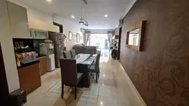 Rumah siap huni 2Lantai furnished di The Icon lokasi strategis