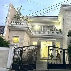 Rumah 2 Lantai Siap Huni Di Manyar Tirtoyoso dekat Pakuwon City